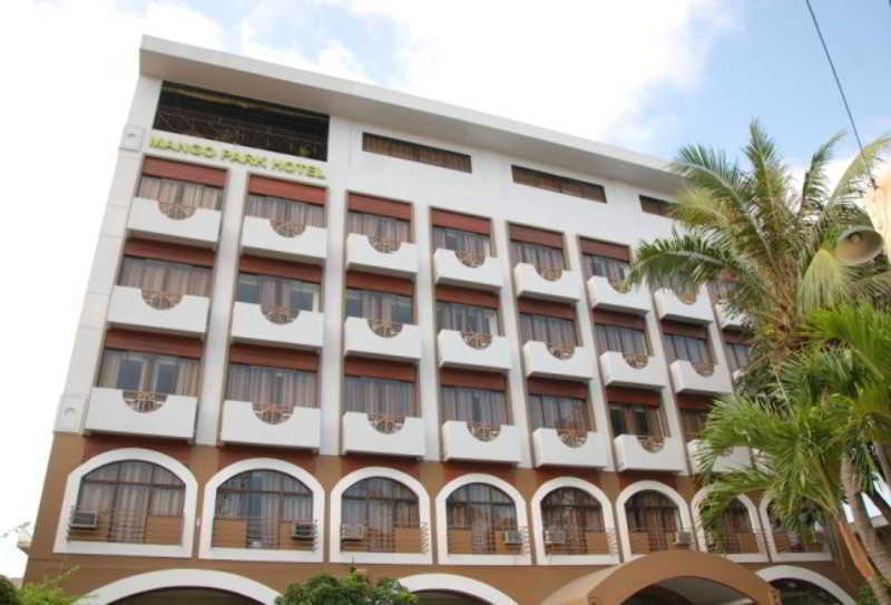 White Knight Hotel Cebu Stadt Exterior foto